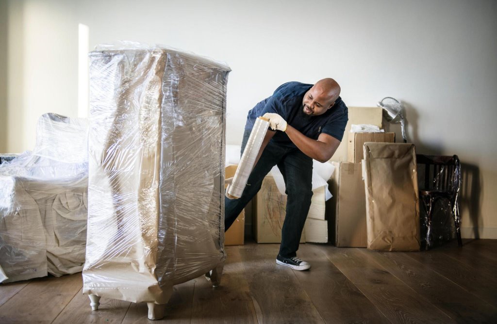 Employer packing furniture