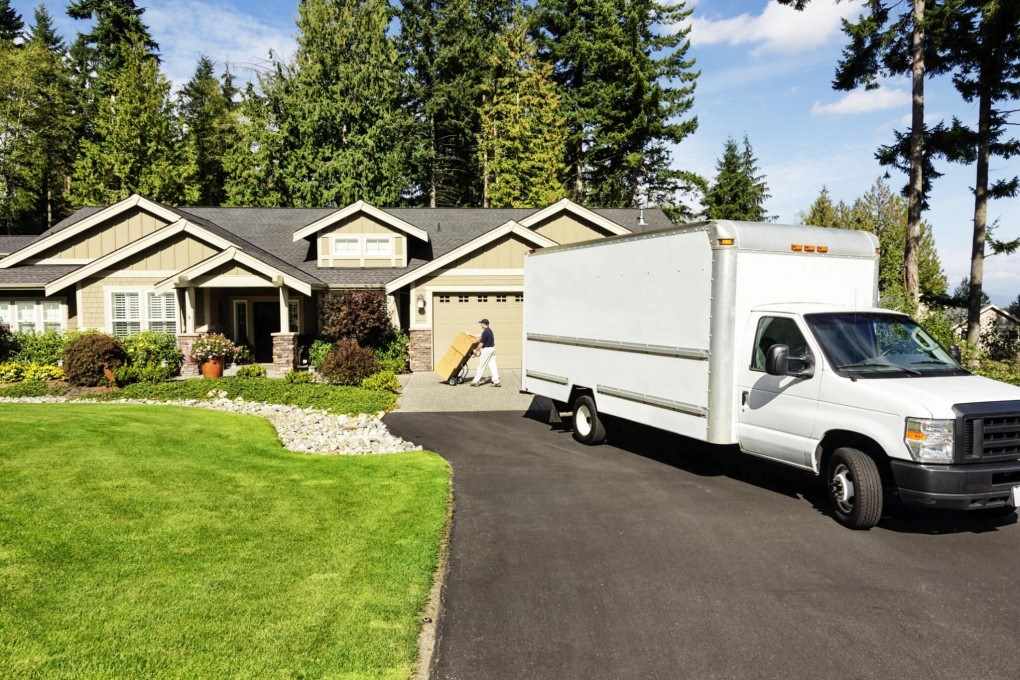The Perfect Pair: Coordinating Lawn Care and Moving Services for a Seamless Transition